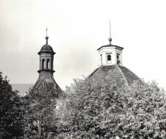 starší foto kaple - kopule a věž