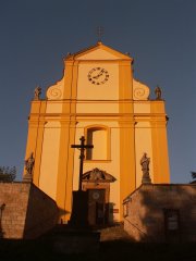 průčelí kostela