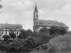 výřez snímku kostela z předchozí pohlednice