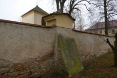 zastavení křížové cesty zezadu zprava