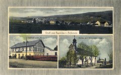 dobová pohlednice vsi s kostelem