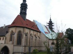 pohled zezadu zleva - oprava střechy