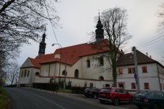 pohled zepředu zleva