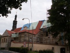 pohled zepředu zleva - oprava střechy