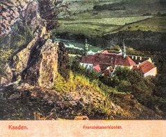 starší pohlednice s kostelem (detail z předchozí fotografie)