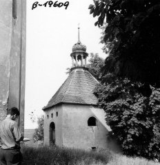 starší foto kostnice