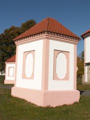 pohled zezadu zleva