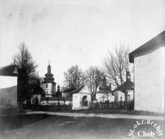 celkový pohled na poutní areál (kaple uprostřed)