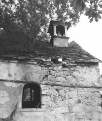 starší foto kaple - poškozená střecha