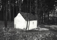 starší foto kaple - pohled zezadu zleva
