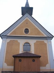 průčelí kaple