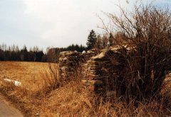 kaple před opravou - pohled zepředu zprava