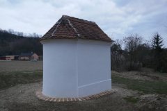 pohled zezadu zleva