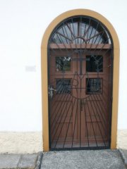 vchod do kaple