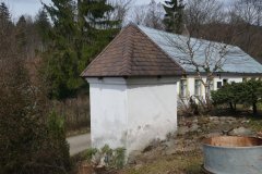 pohled zezadu zprava