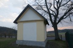 pohled zezadu zleva