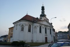 pohled zezadu zleva