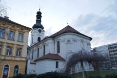 pohled zezadu zprava