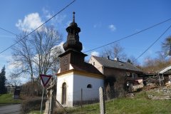 pohled zepředu zprava