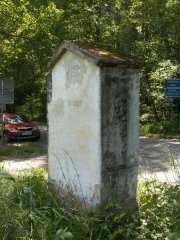 pohled zezadu zleva