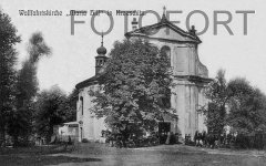 dobová pohlednice s motivem kostela