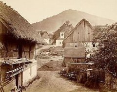 historické foto původní kaple (v pozadí)