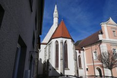 pohled zezadu zprava