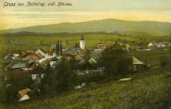 dobová pohlednice městyse s kostelem