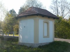 pohled zezadu zleva