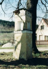 pohled zezadu zprava