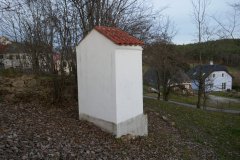 pohled zezadu zleva