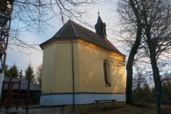 pohled zezadu zleva