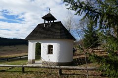 pohled zezadu zprava
