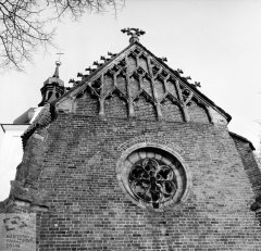 průčelí kostela