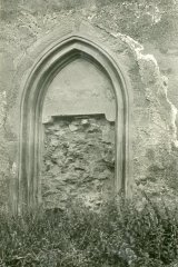 starší foto kostela - zazděný vchod