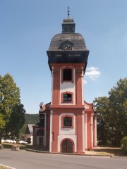 průčelí kostela