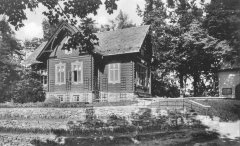 historické foto původní kaple (vpravo)