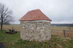 pohled zezadu zprava
