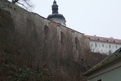 pohled zezadu zprava