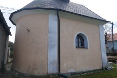 pohled zezadu zleva