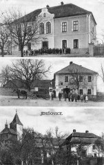 dobová pohlednice vsi s kostelem (na dolním snímku)
