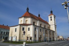 pohled zezadu zleva