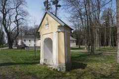 kaple křížové cesty zepředu zprava