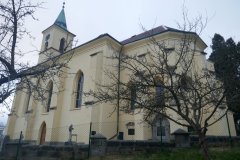 pohled zezadu zprava