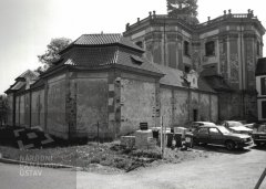 dostavba kopule kostela