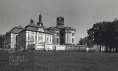 dostavba kopule kostela