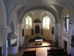 pohled na presbytář z kruchty