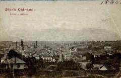dobová pohlednice s kostelem (vlevo)