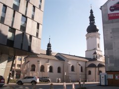 pohled zezadu zleva