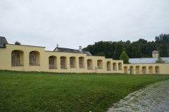 pohled na křížovou cestu